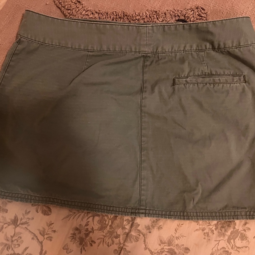 American Eagle Outfitters Olive Mini Cargo Skirt - Picture 3 of 7